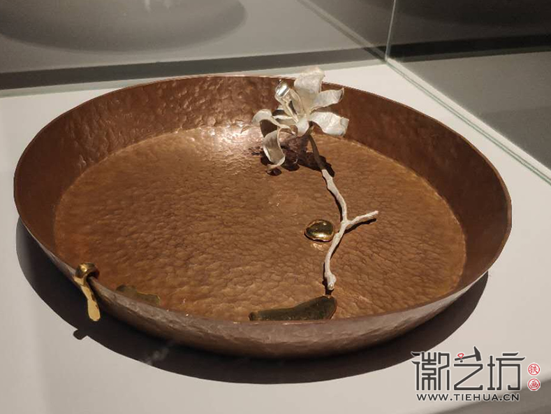 首屆工藝美術(shù)作品展 (1)